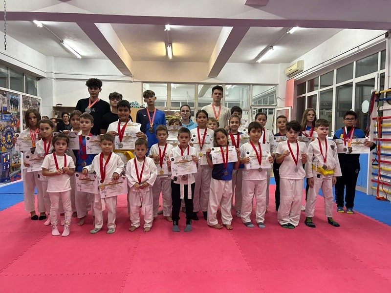 Medalii Karate Baieti si Fete Kamae Club